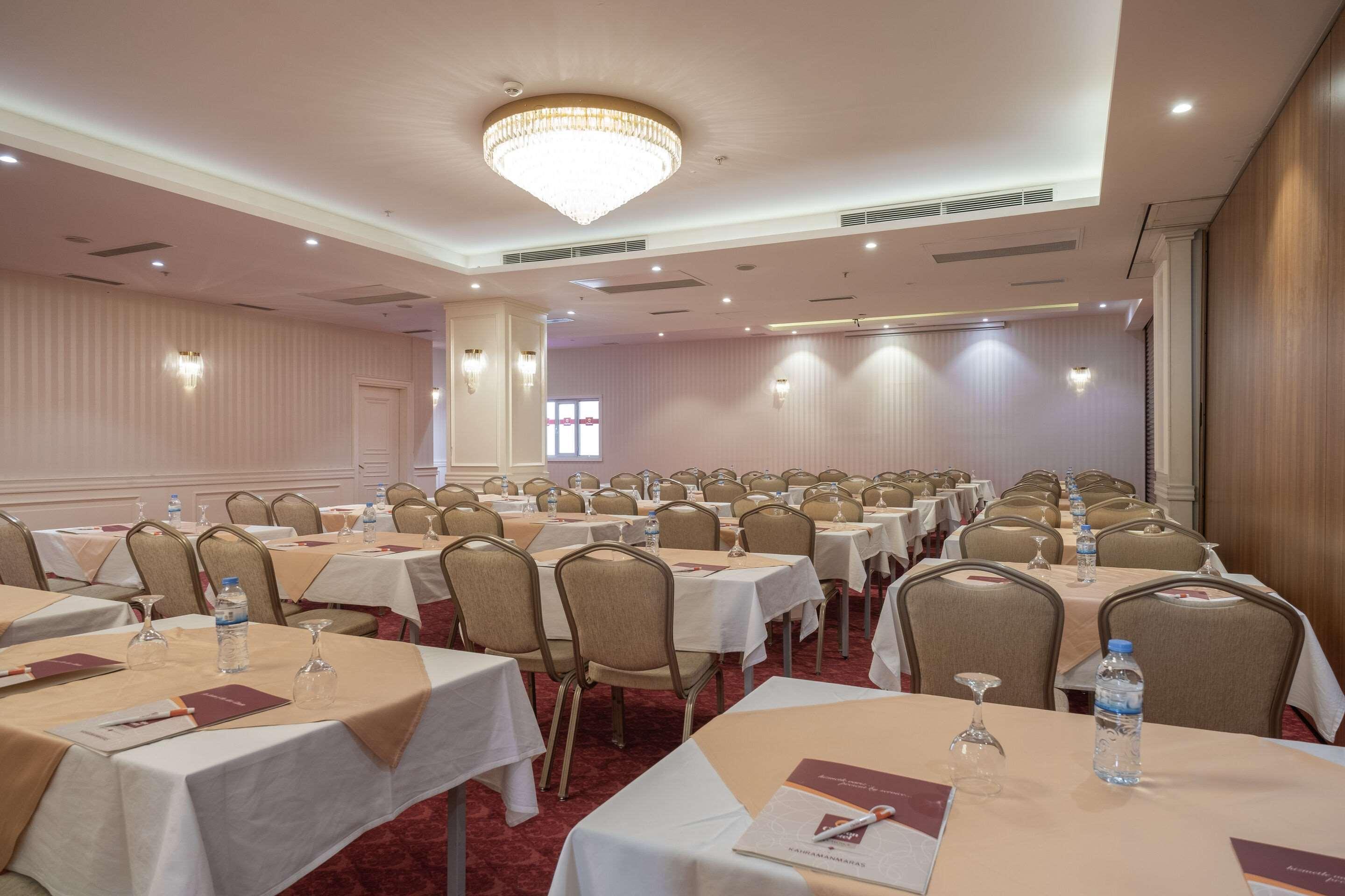 Clarion Hotel קרמאנמרש מראה חיצוני תמונה